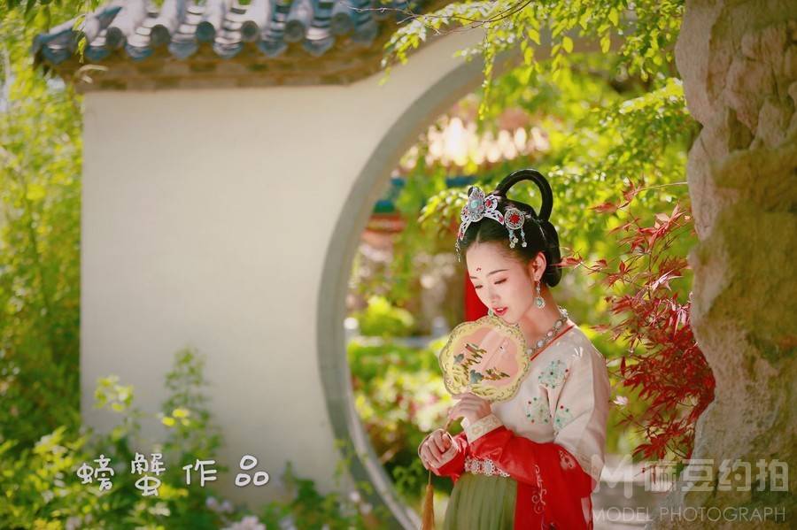 汉服模特