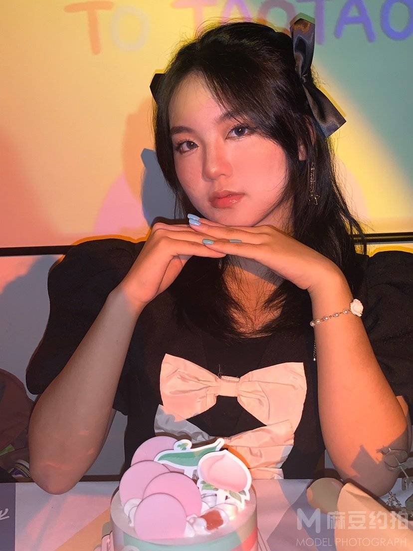 黑白模特
