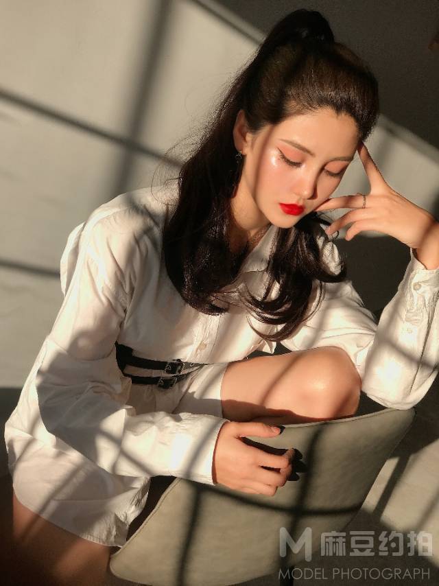情绪模特