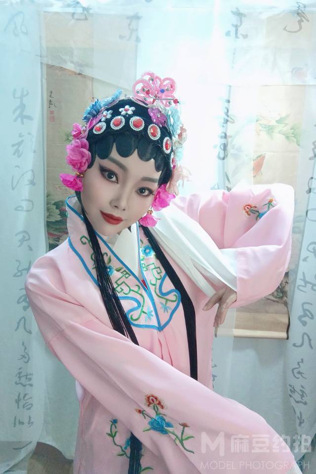 妆容模特