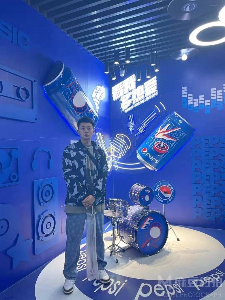 校园模特