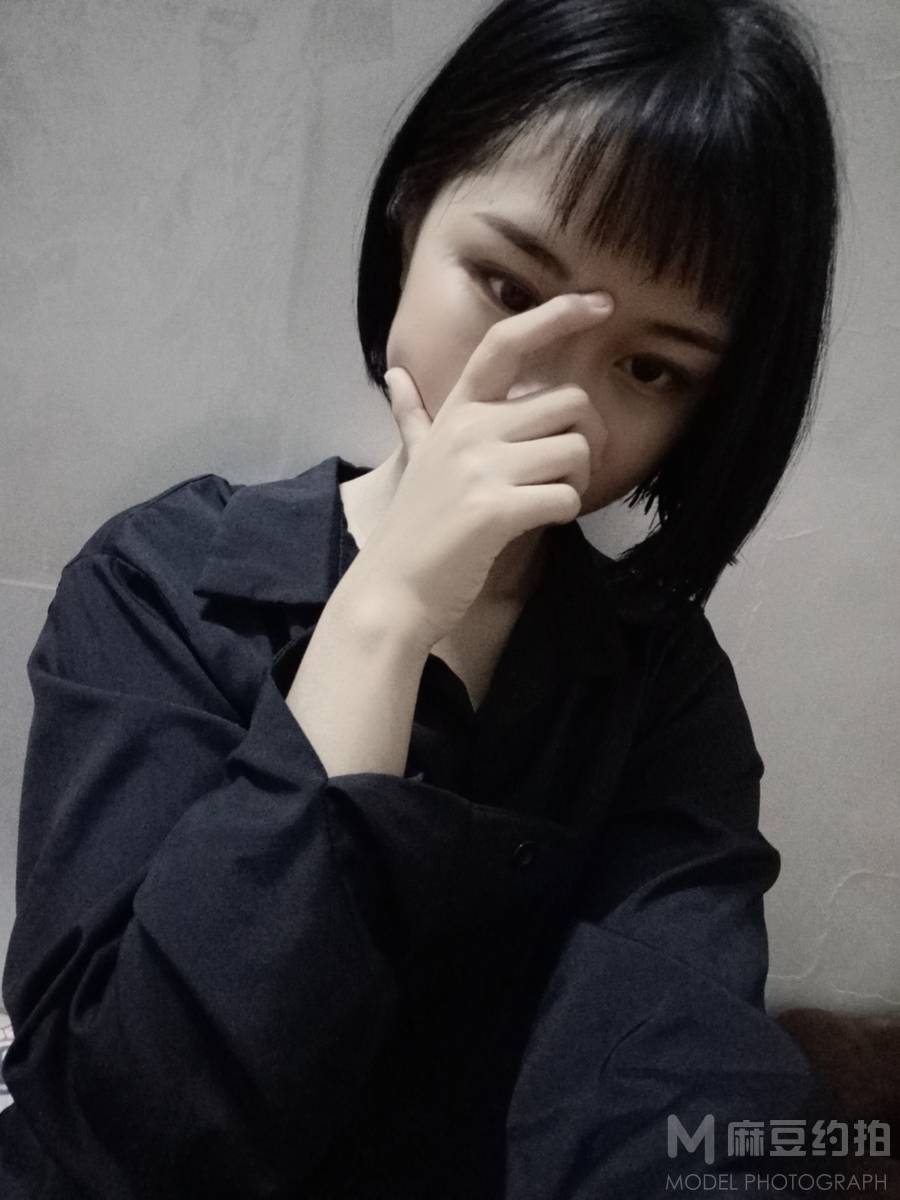 黑白模特
