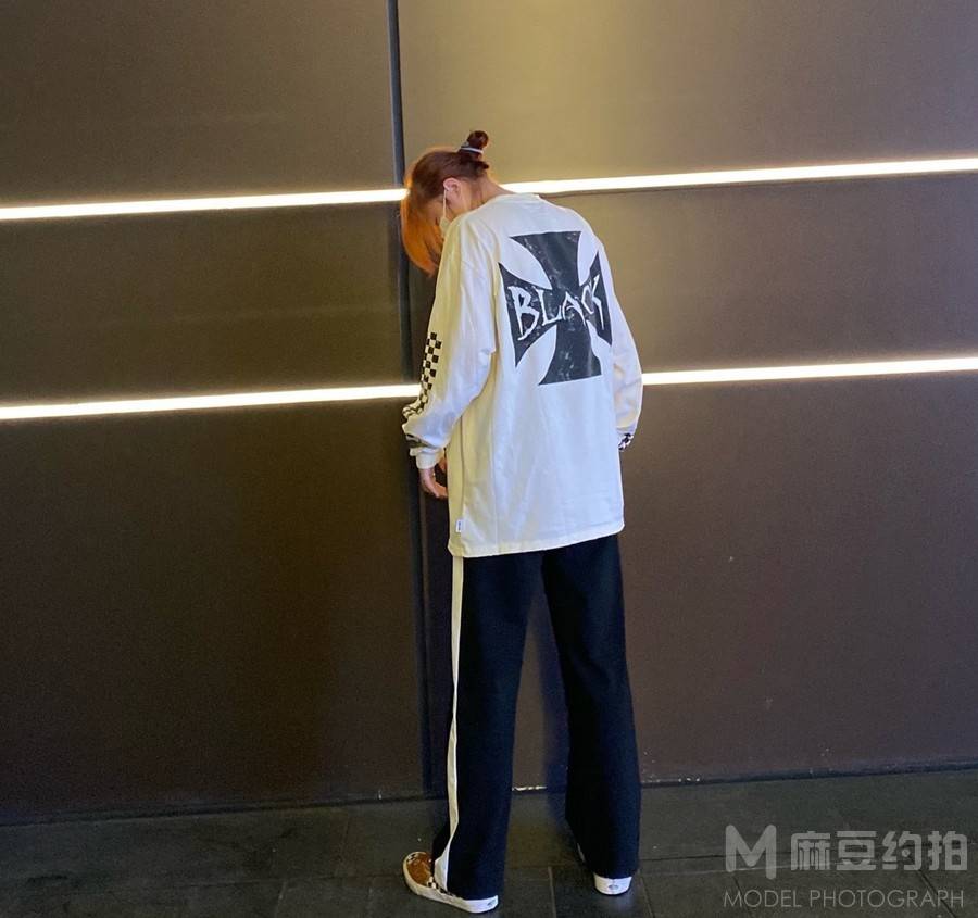 黑白模特