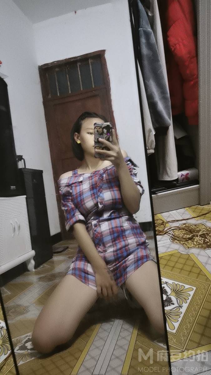 黑白模特