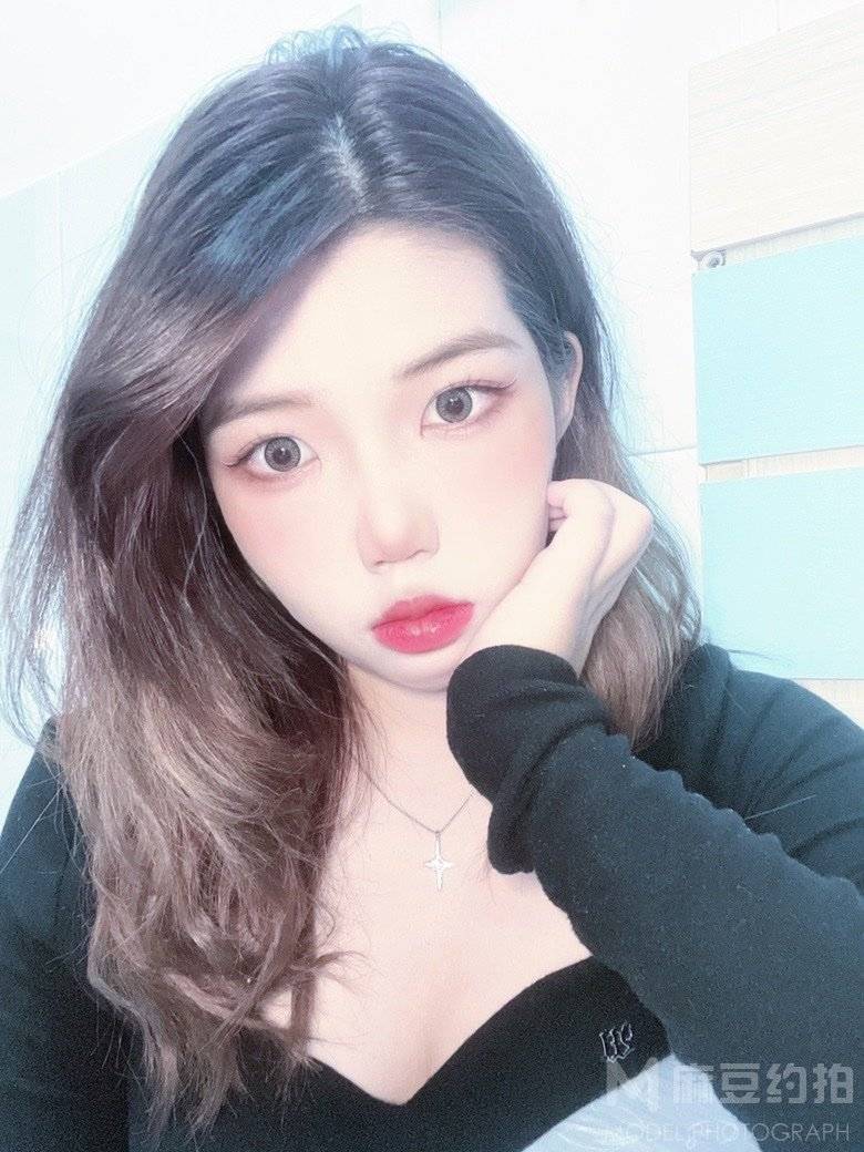 纪实模特