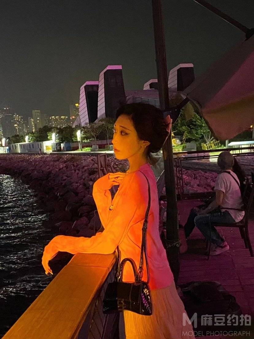 夜景模特