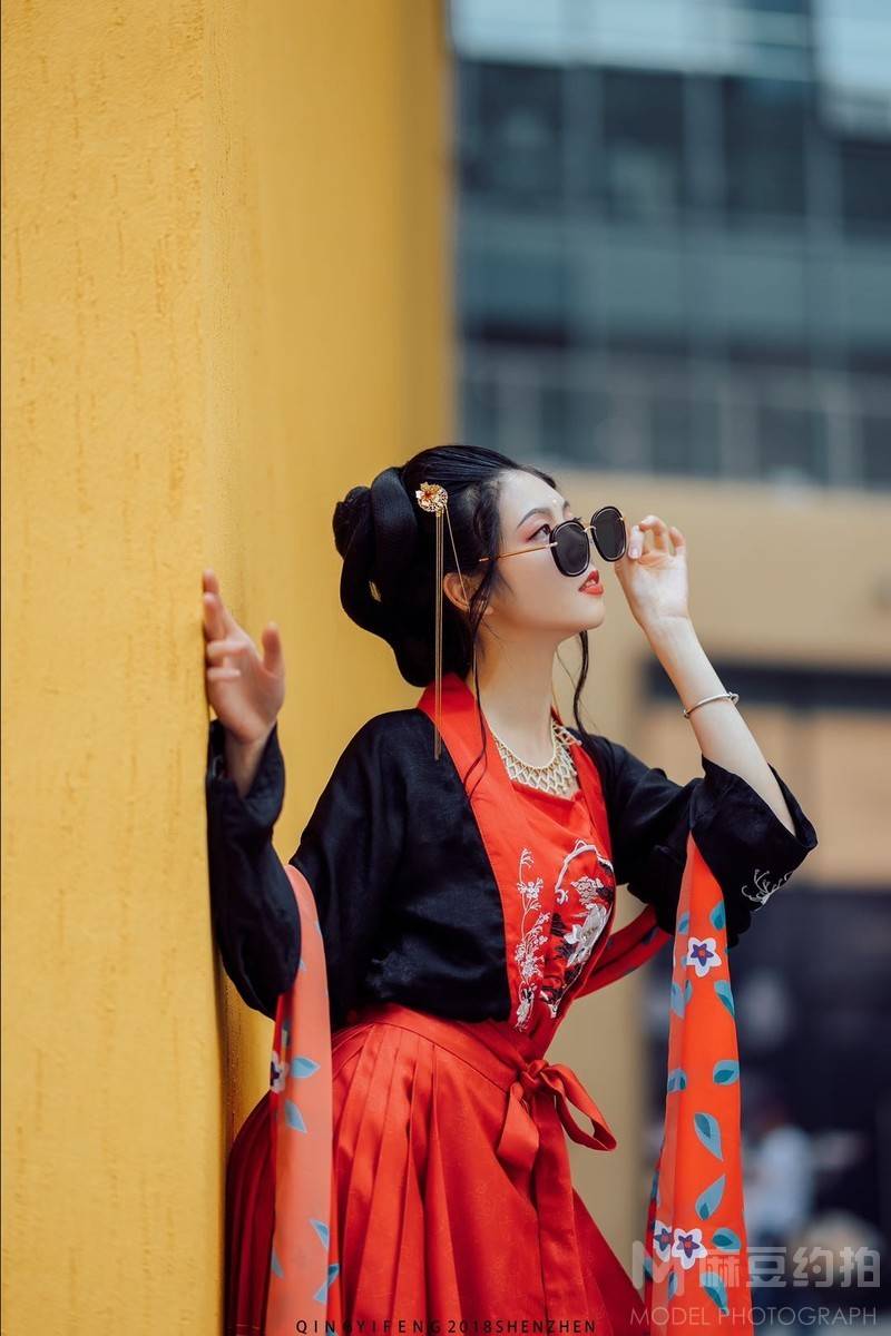 汉服模特