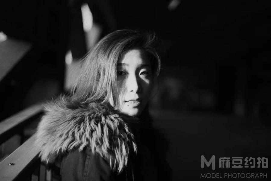 黑白模特