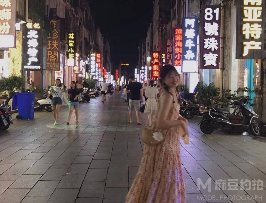校园模特