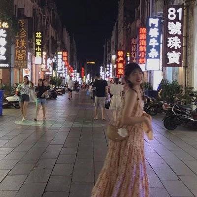 校园模特