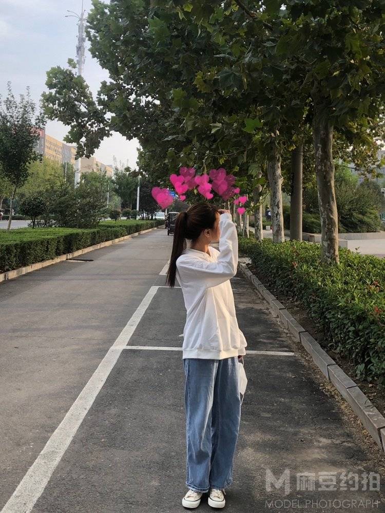 校园模特