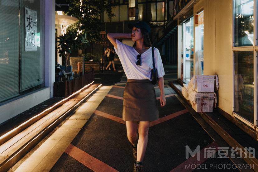 情绪模特