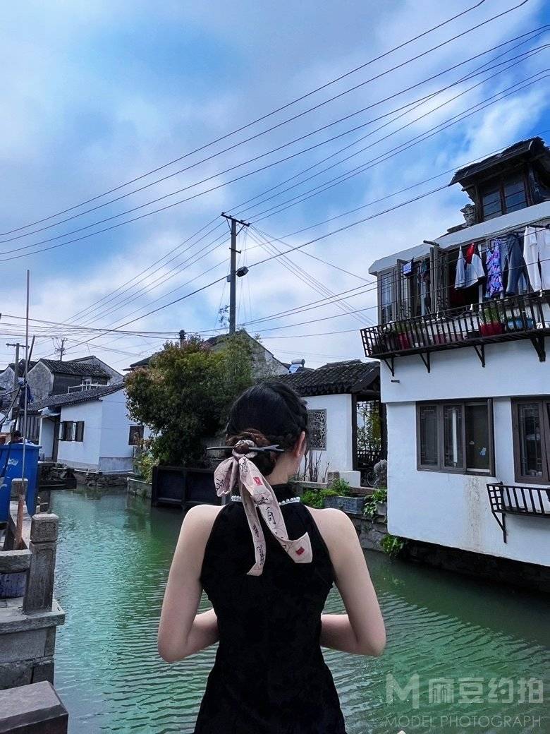 黑白模特