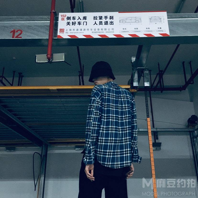 黑白模特