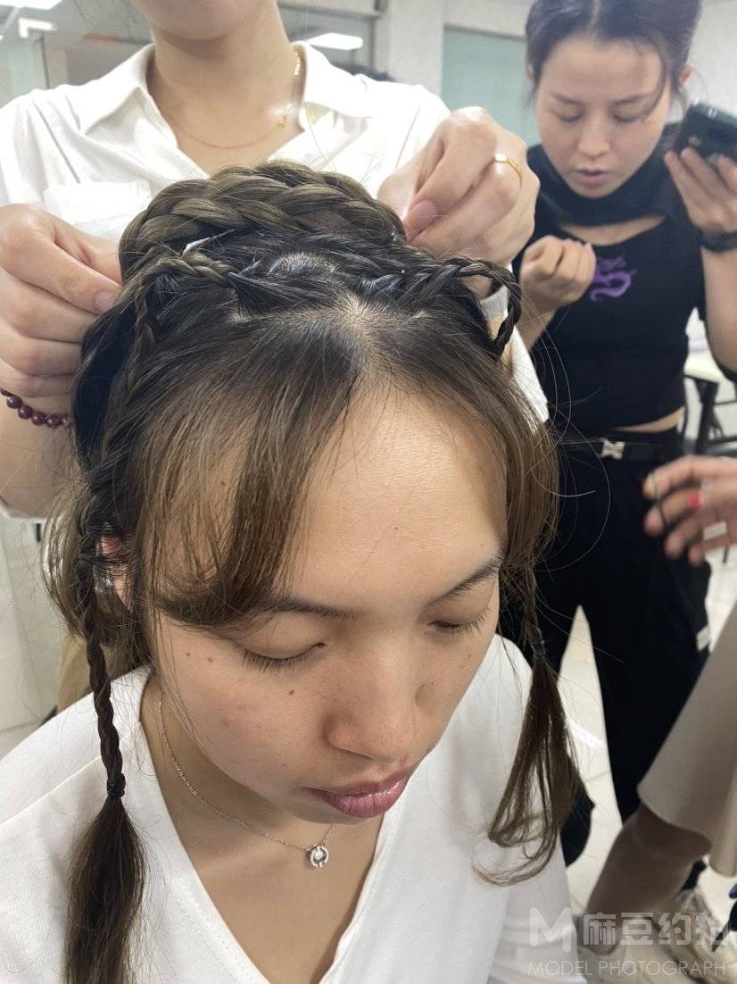 妆容模特