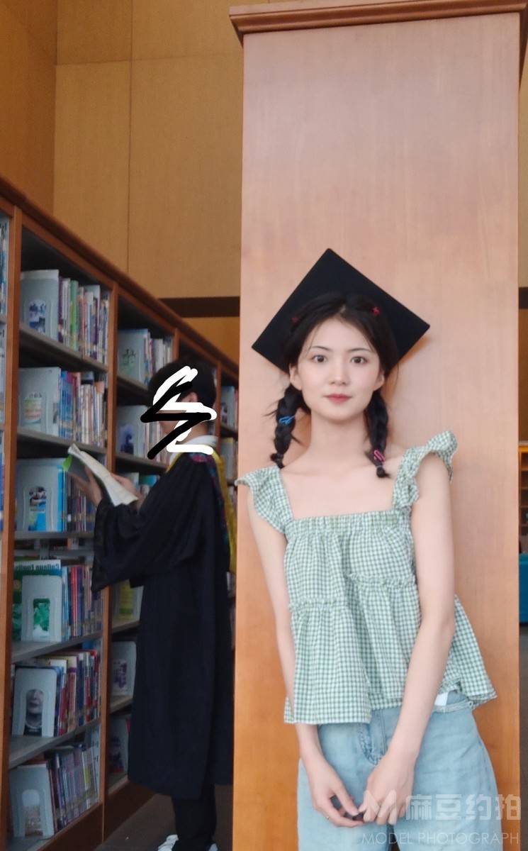 校园模特