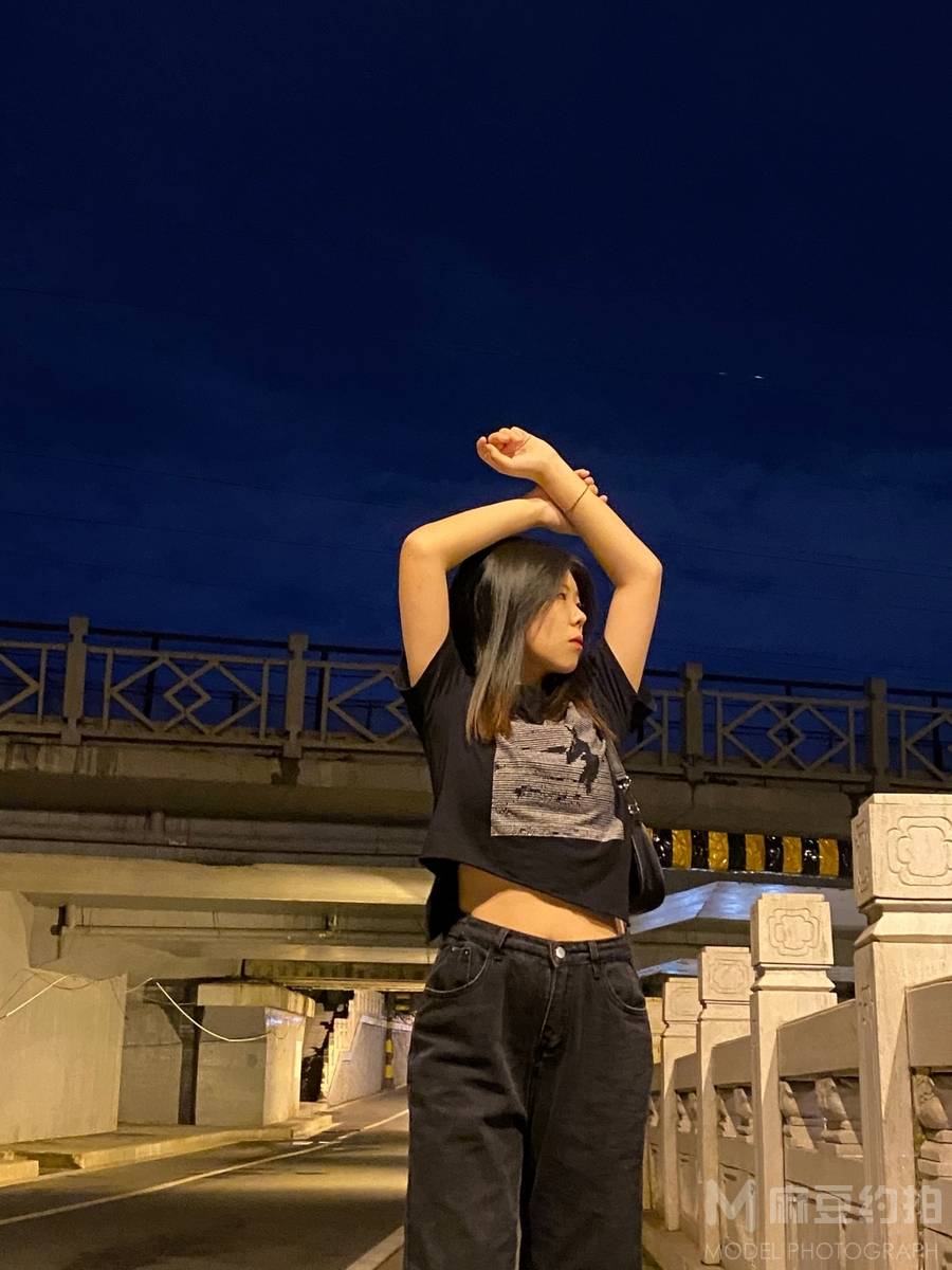 夜景模特