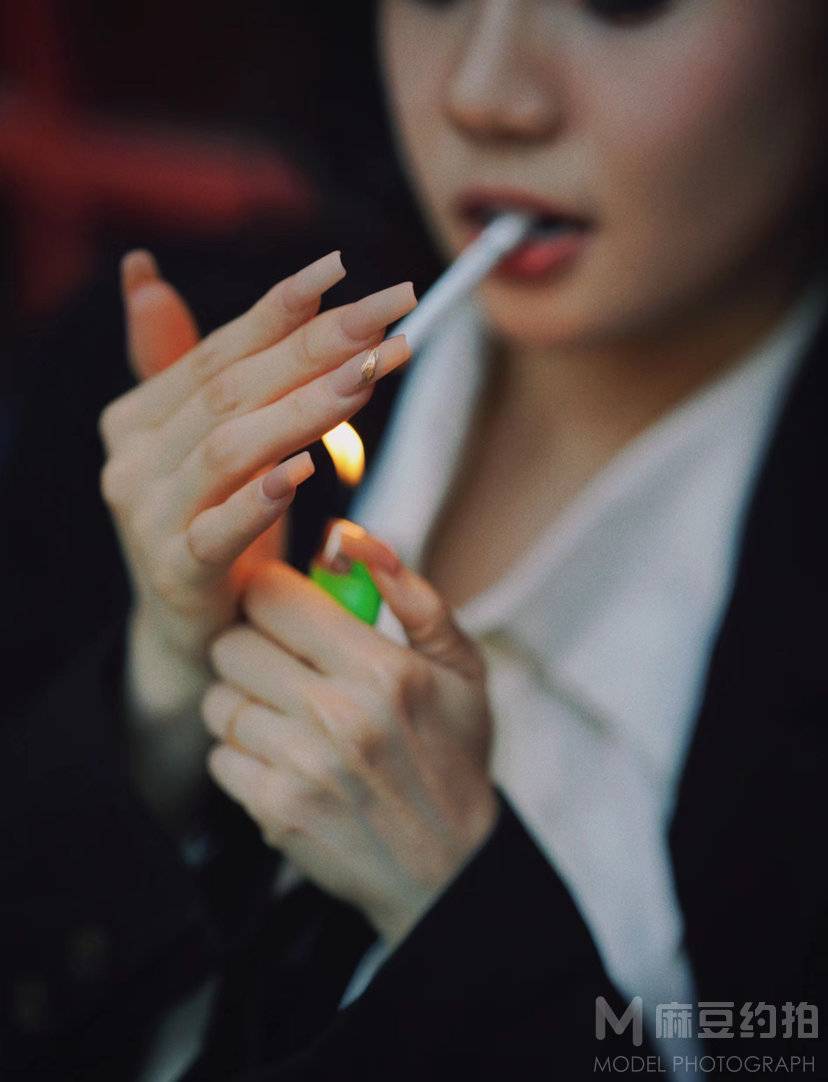 情绪模特