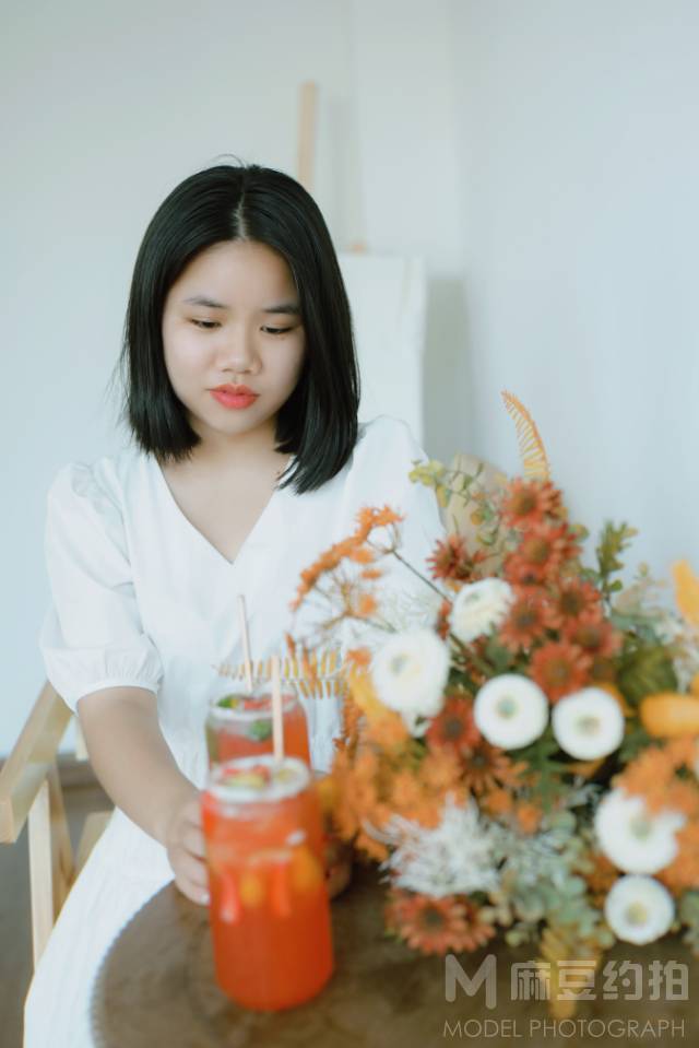情绪模特