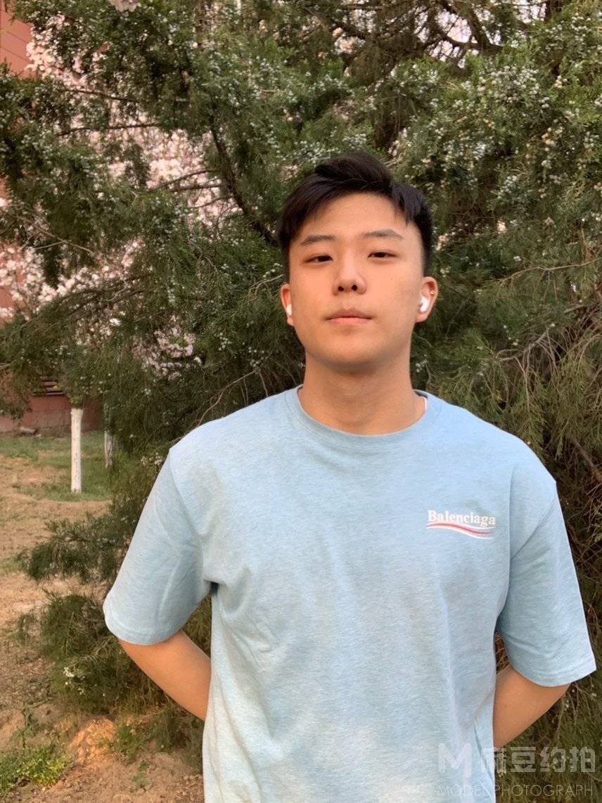 校园模特