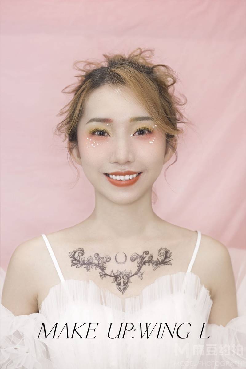 妆容模特