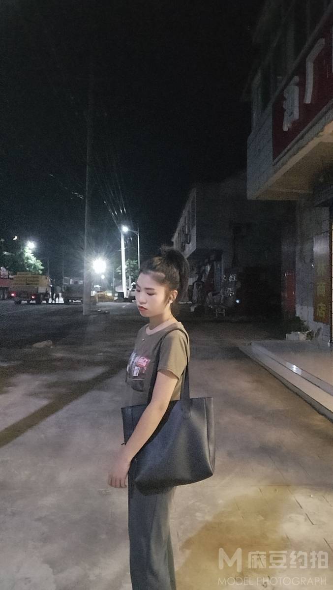 夜景模特