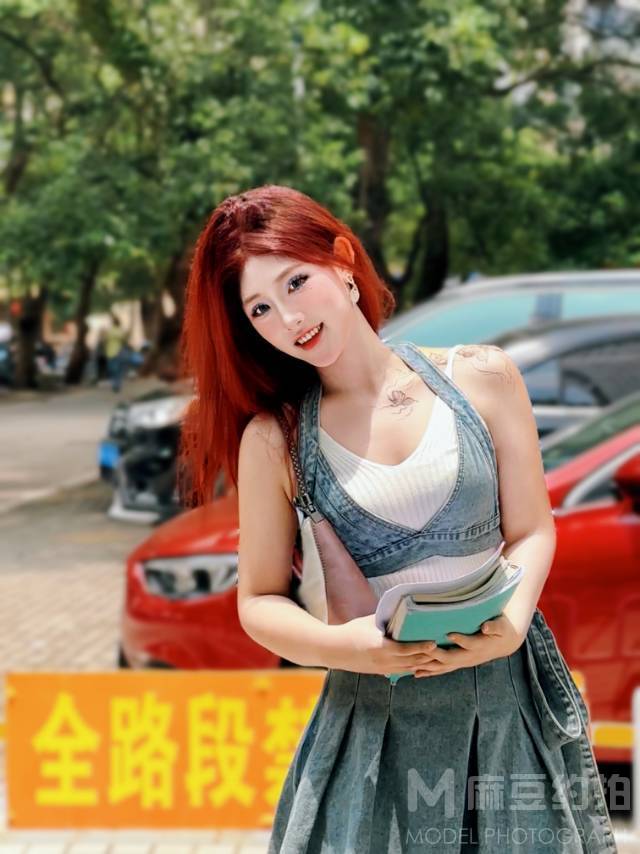 校园模特