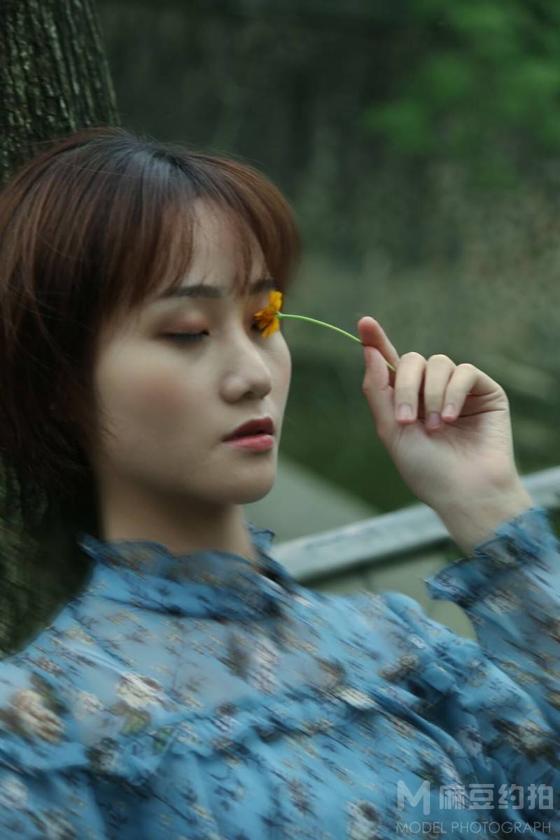 情绪模特