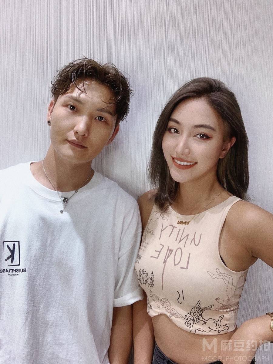 妆容模特