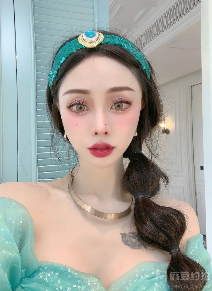 妆容模特