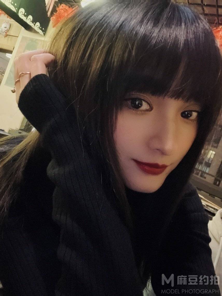 黑白模特