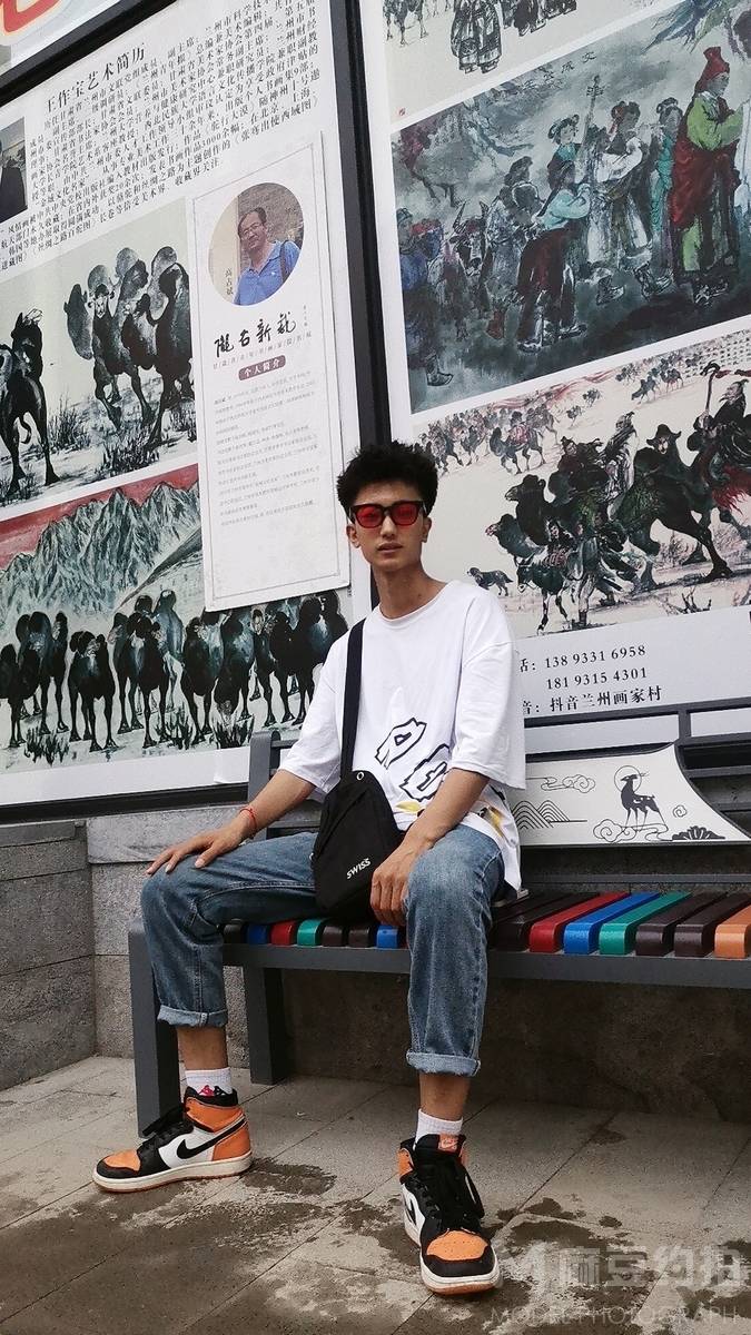 校园模特
