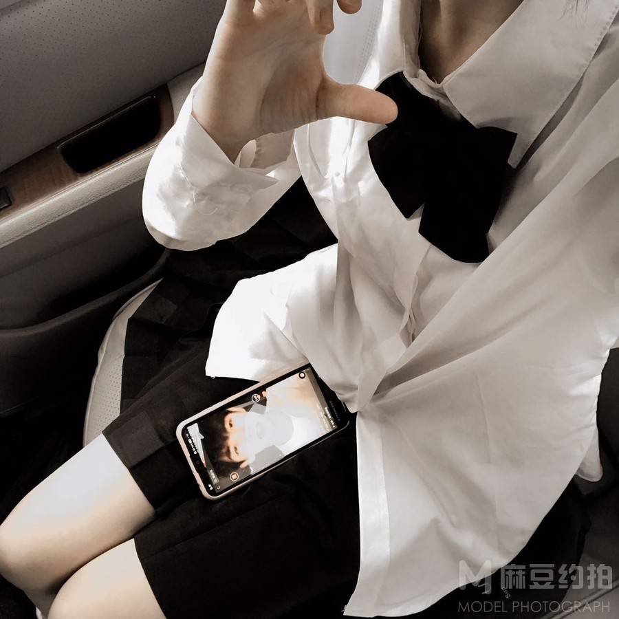 黑白模特