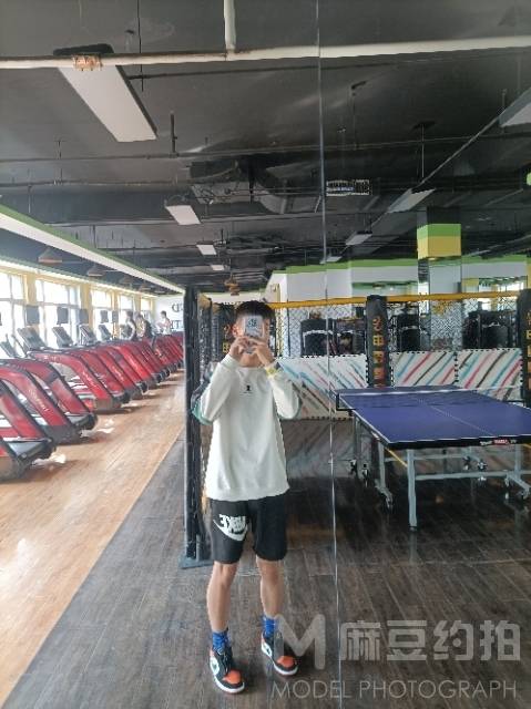 校园模特