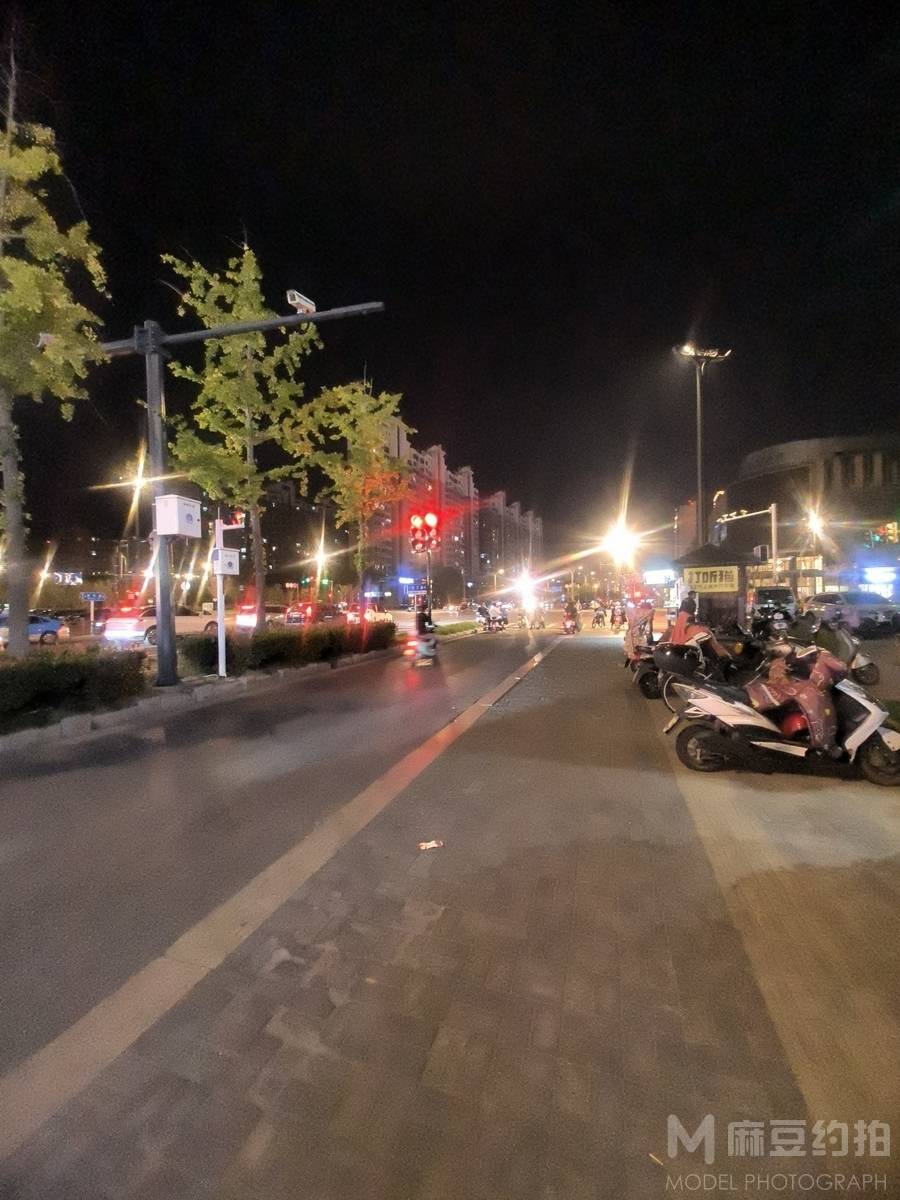 夜景模特