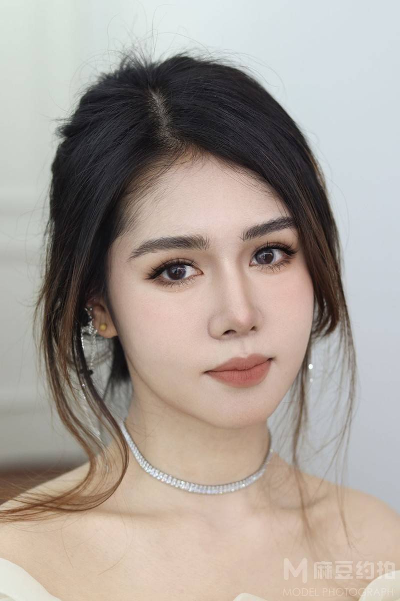 妆容模特