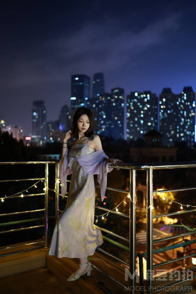 夜景模特