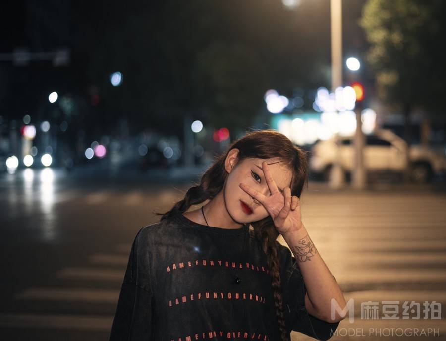 情绪模特