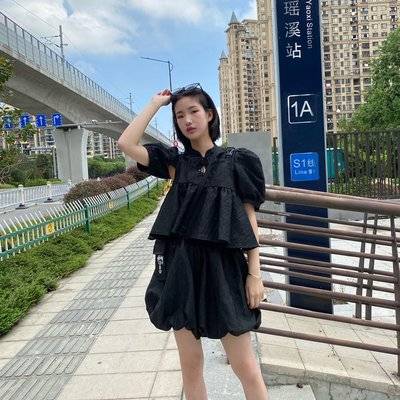 黑白模特