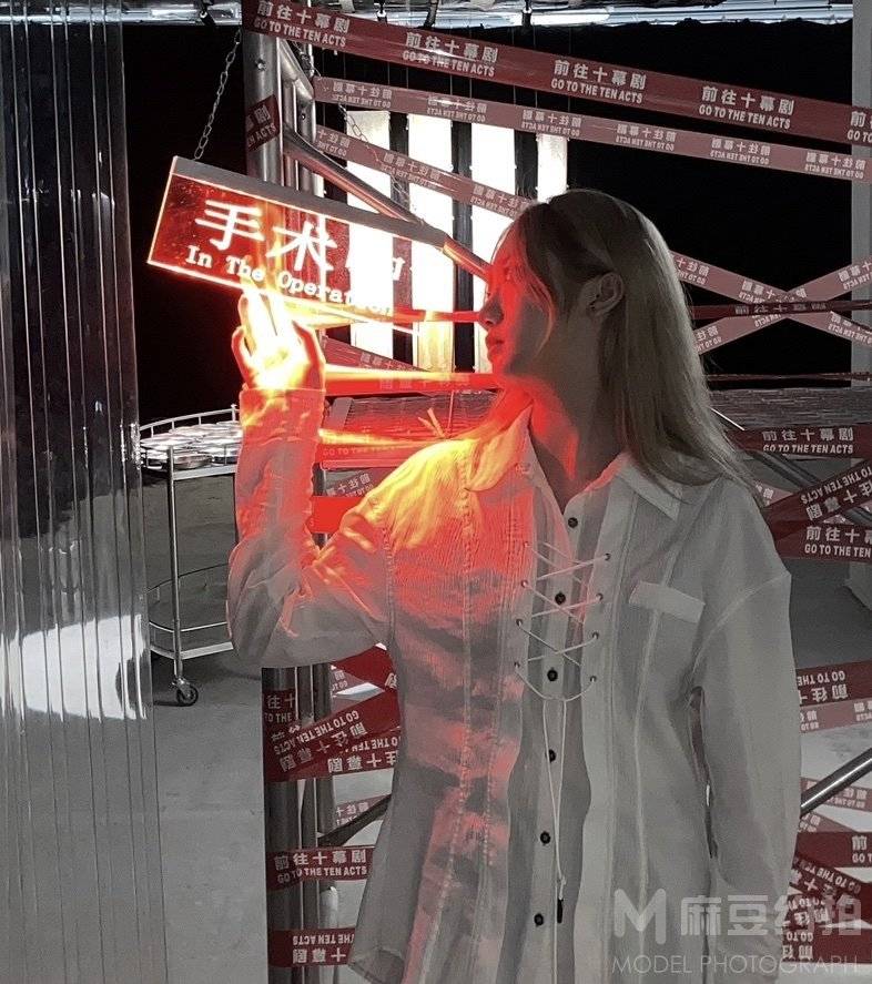 情绪模特
