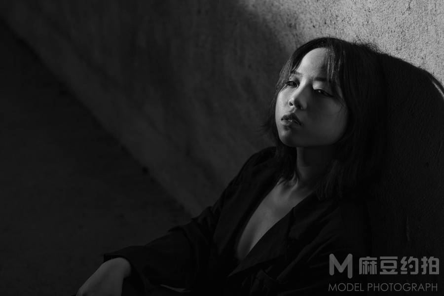 黑白模特