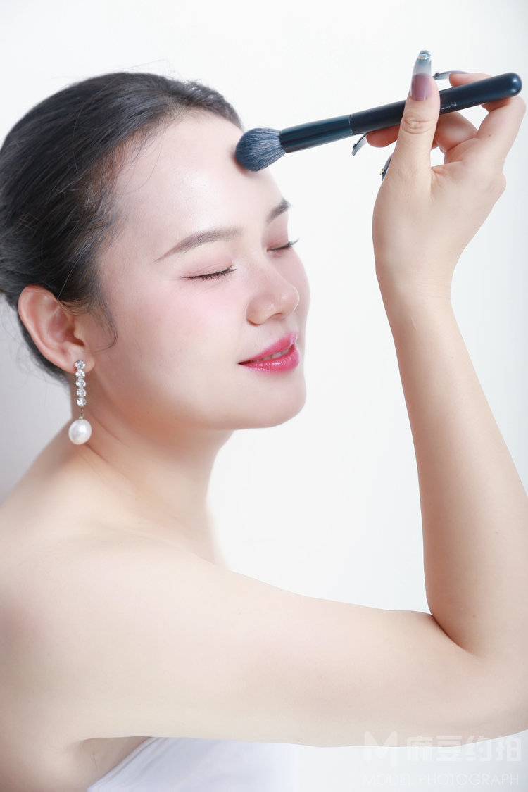 妆容模特