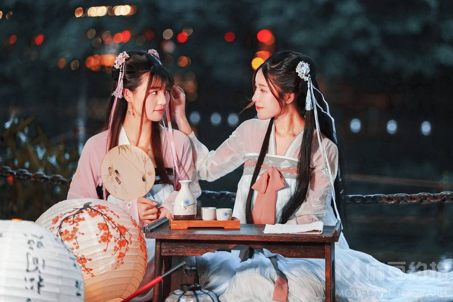汉服模特