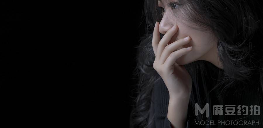 黑白模特