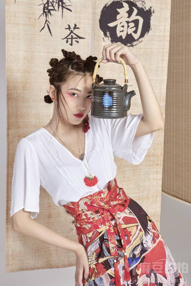 妆容模特