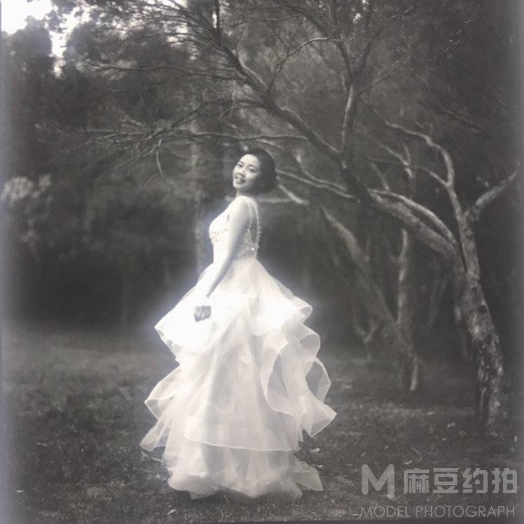 黑白模特