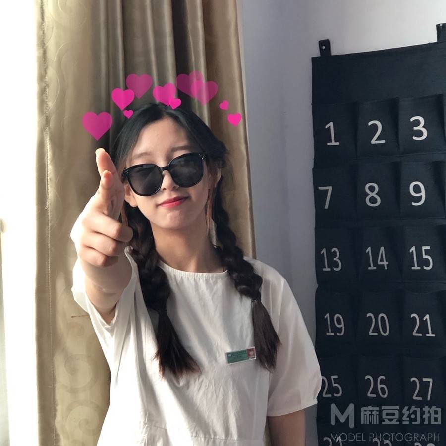 校园模特