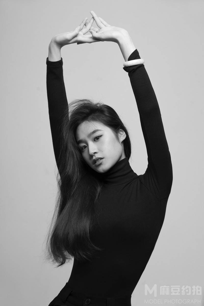 黑白模特