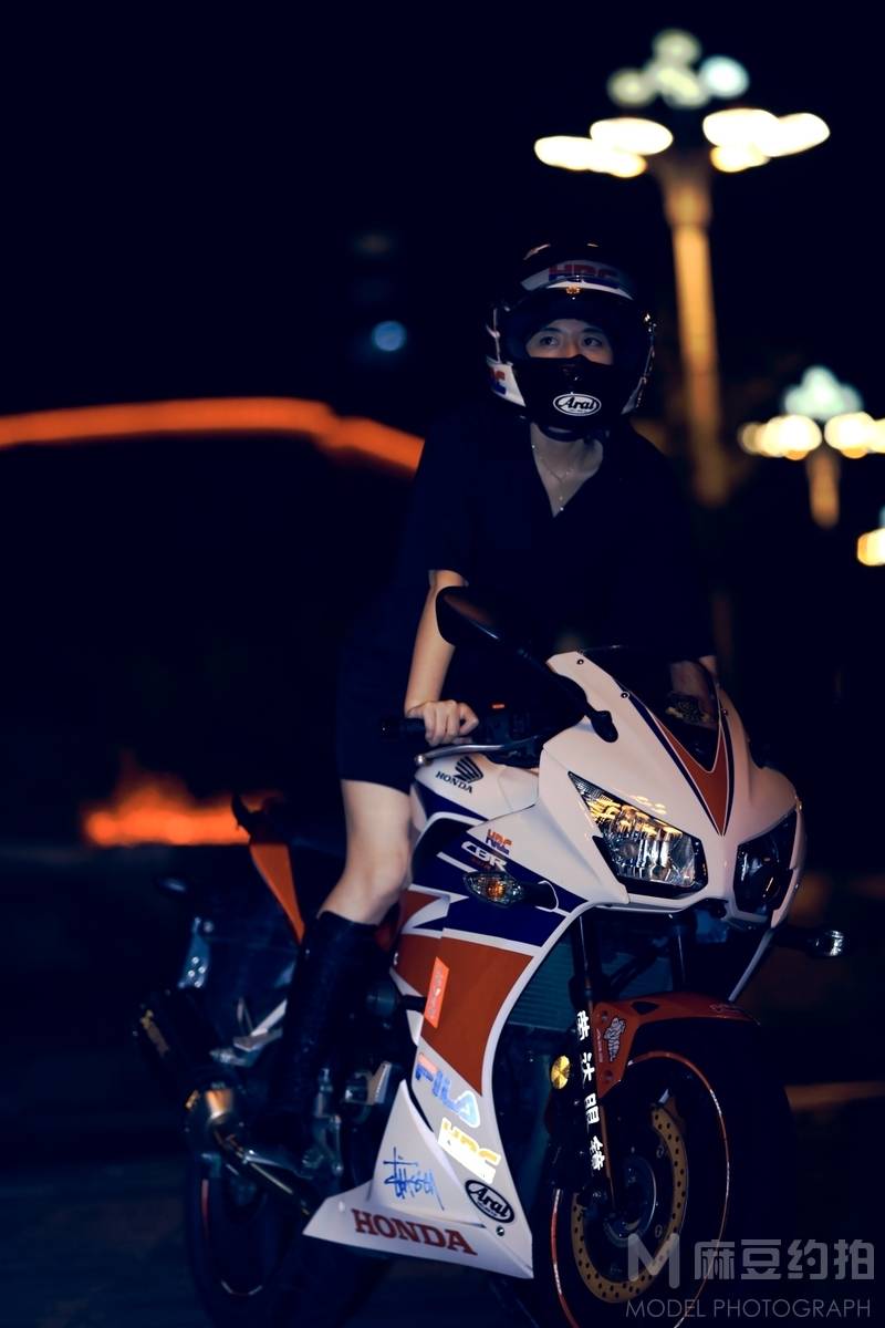 夜景模特