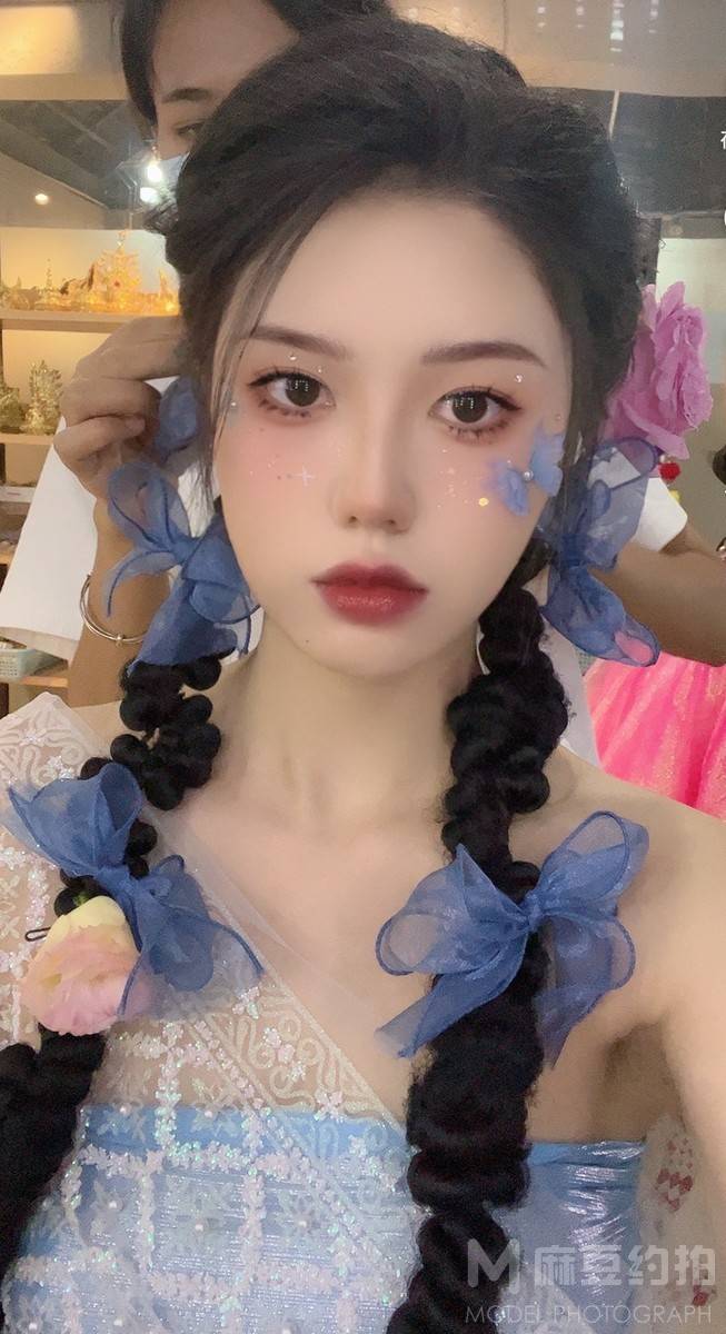 校园模特